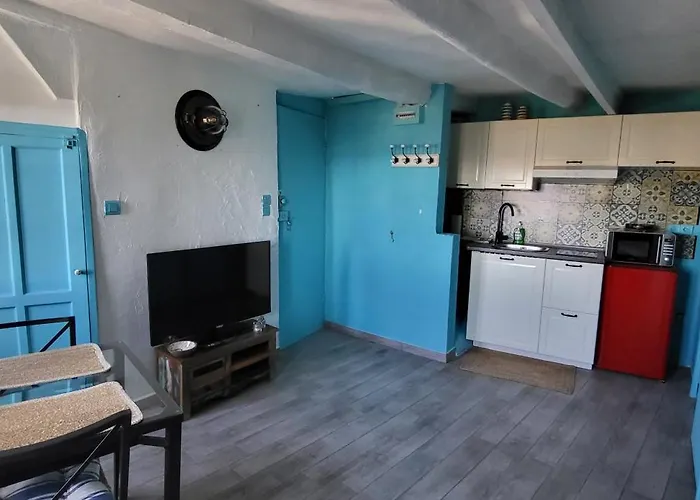 Panoramic Seaview & Sunset In Old Town Menton