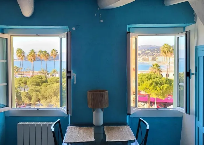 Panoramic Seaview & Sunset In Old Town Menton